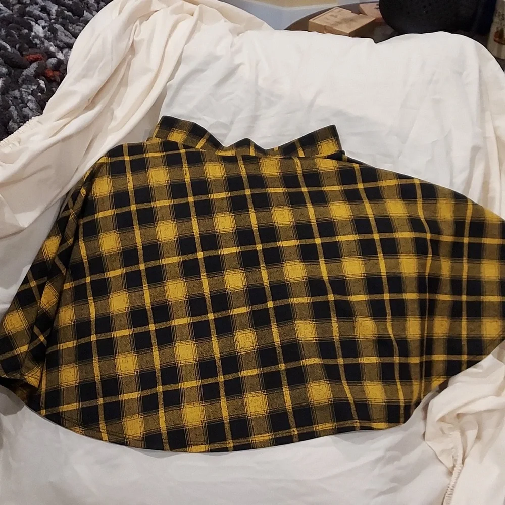 *Midnight Hour Black and Yellow Plaid Skater Skirt with Full Zipper Front  XS - Picture 5 of 9